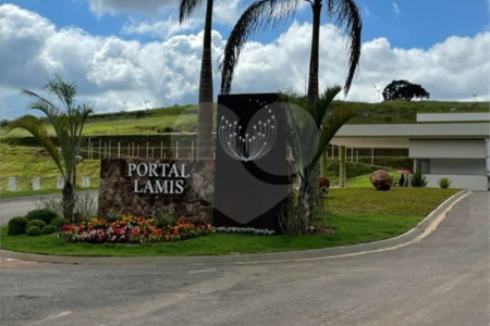Terreno a Venda Condomínio Portal Lamis em Atibaia