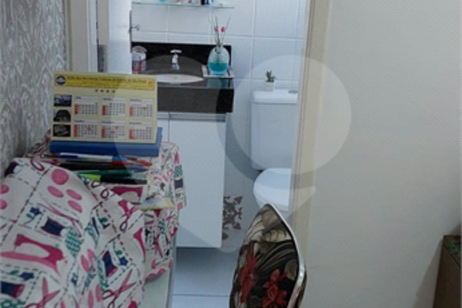 Casa à venda com 2 suítes no condomínio Lauro Korte, São Paulo - SP