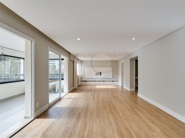 Apartamento à venda com 4 quartos, sendo 3 suítes,  em Granja Julieta, São Paulo, SP