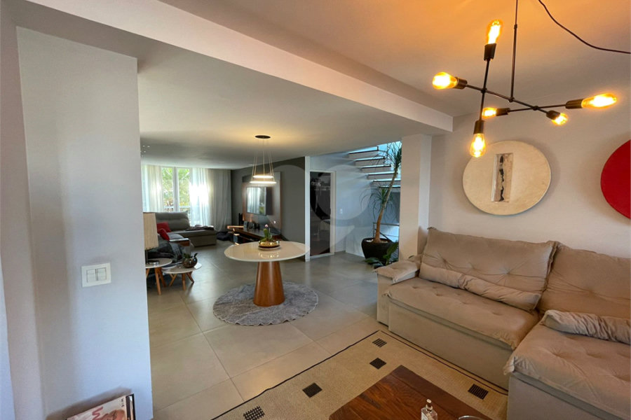 Casa à venda com 4 suítes no condomínio Fechado, São Paulo - SP