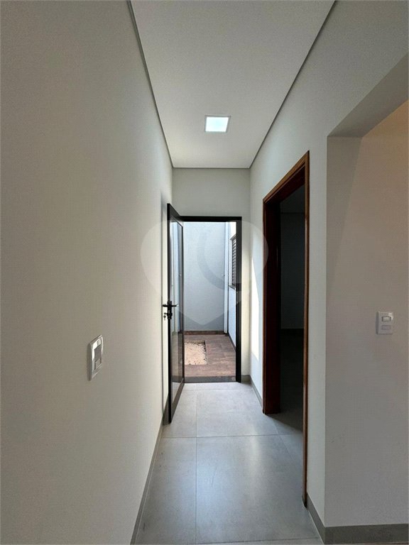 Casa à venda com 3 quartos, sendo 1 suíte, no condomínio Jd. Parque Alvorada, Araraquara - SP