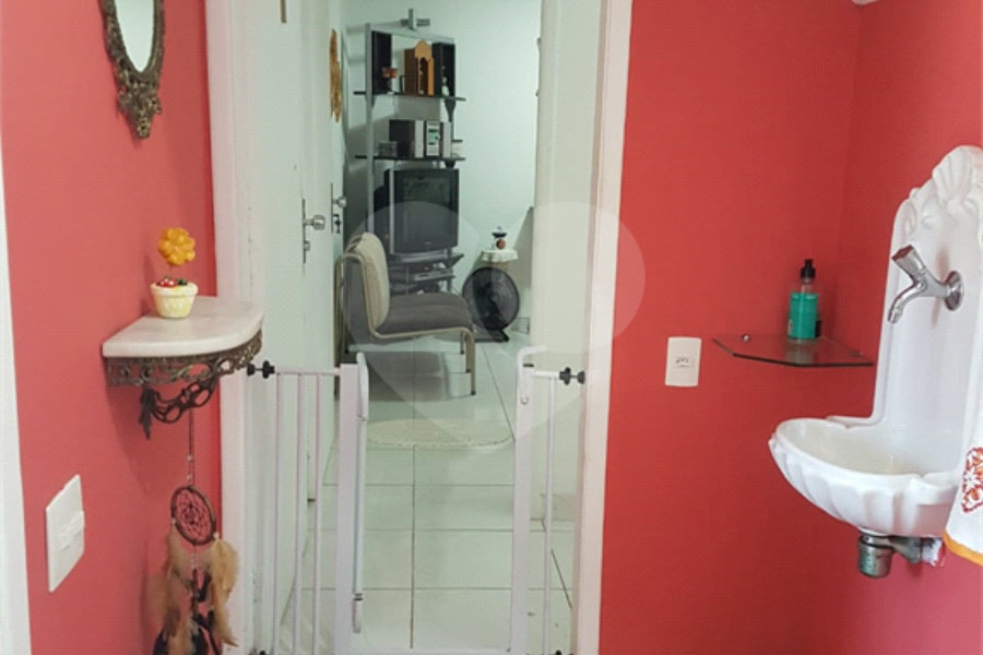 Casa à venda com 4 quartos, sendo 2 suítes, no condomínio Ibiratiba, São Paulo - SP