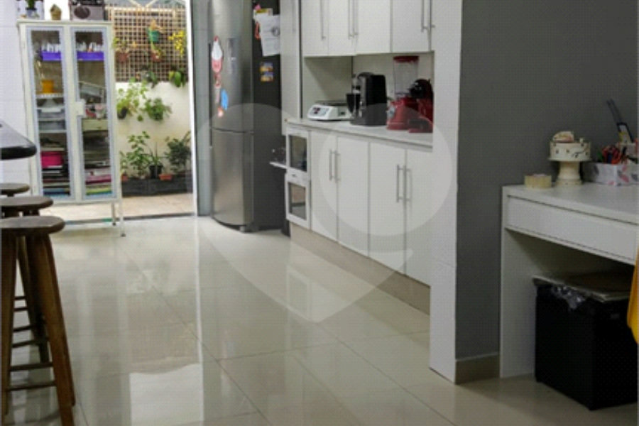 Sobrado à venda com 3 quartos, sendo 1 suíte, em Jardim Tabatinga, Guarulhos, SP