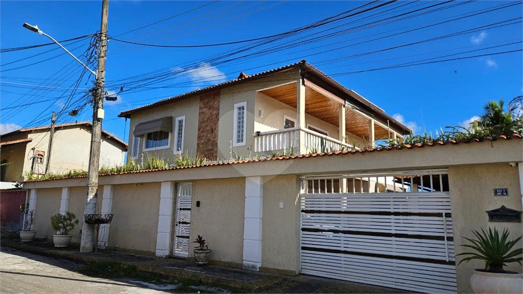 Casa à venda com 5 quartos, sendo 3 suítes,  no condomínio Colinas do Magarça, Rio de Janeiro - RJ