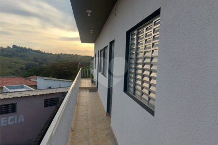 Sobrado à venda com 4 quartos em Capela, Vinhedo, SP