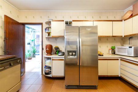 Casa à venda com 4 quartos, sendo 2 suítes, em Campo Belo, São Paulo, SP
