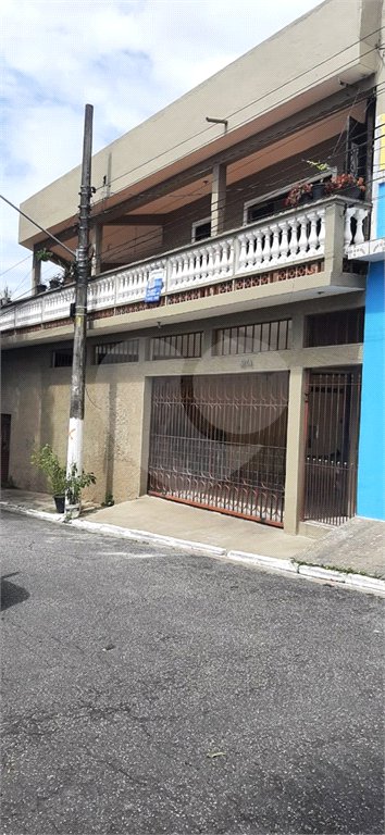 Sobrado à venda com 8 quartos em Jardim São Luís, São Paulo, SP