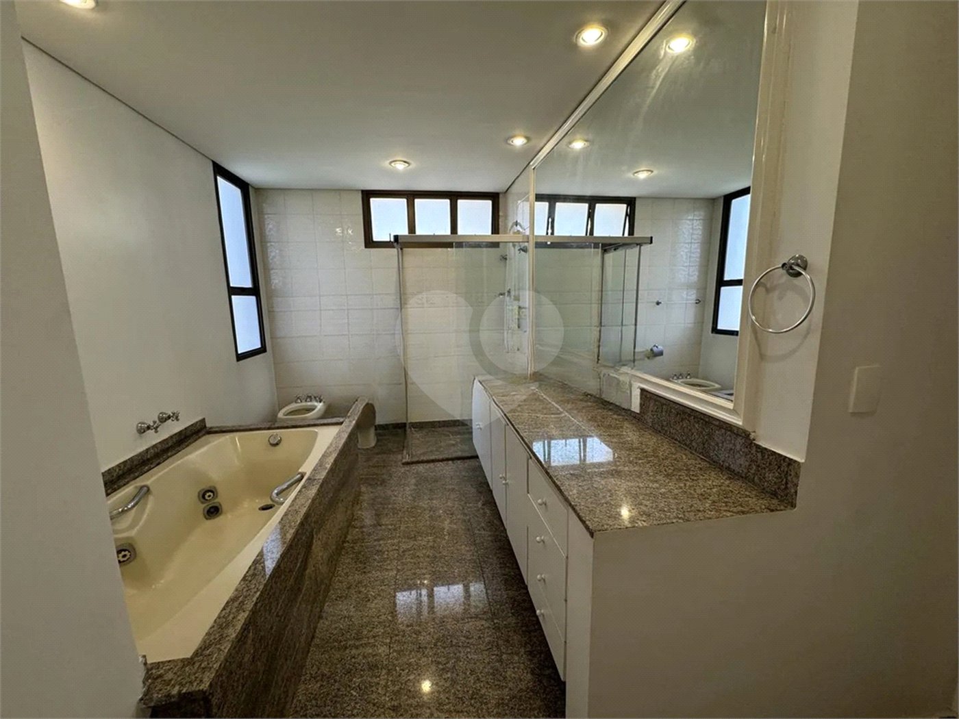 Apartamento à venda com 4 quartos, sendo 2 suítes,  em Vila Suzana, São Paulo, SP