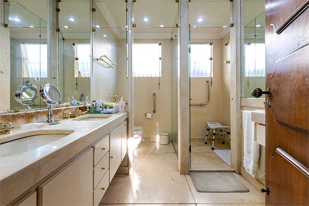 Casa Térrea à venda com 3 quartos, sendo 1 suíte, em Alto de Pinheiros, São Paulo, SP