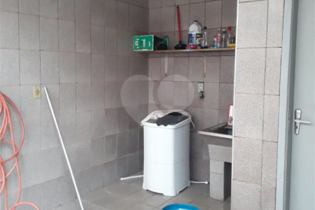 Sobrado à venda com 3 quartos em Jardim Oriental, São Paulo, SP