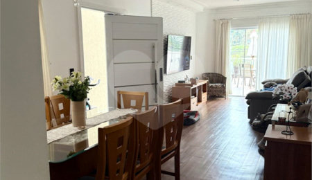 Sobrado à venda com 3 quartos, sendo 1 suíte,  em Vila Irmãos Arnoni, São Paulo, SP
