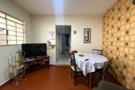 Sobrado à venda com 8 quartos, sendo 2 suítes, em Jardim Franca, São Paulo, SP