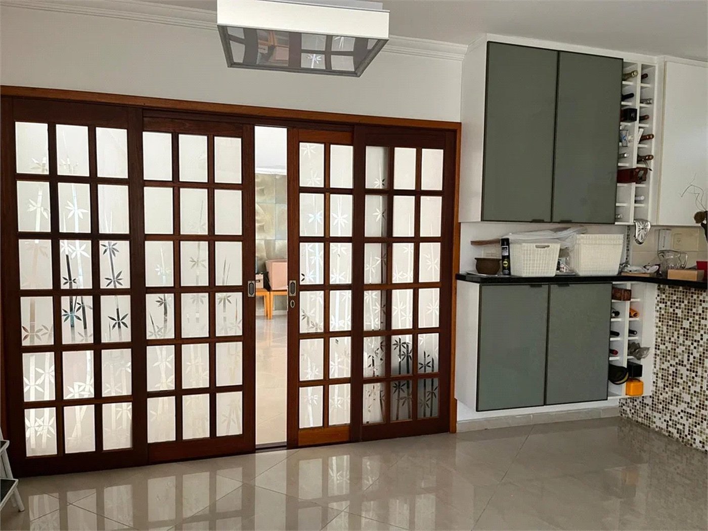 Sobrado à venda com 4 quartos, sendo 1 suíte, em Vila Cordeiro, São Paulo, SP