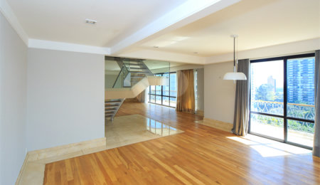 Duplex à venda ou para alugar com 5 suítes em Alto da Boa Vista, São Paulo, SP