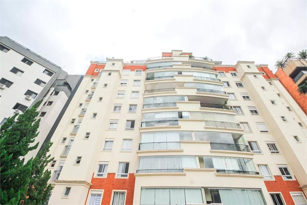 Apartamento à venda com 3 suítes em Real Parque, São Paulo, SP