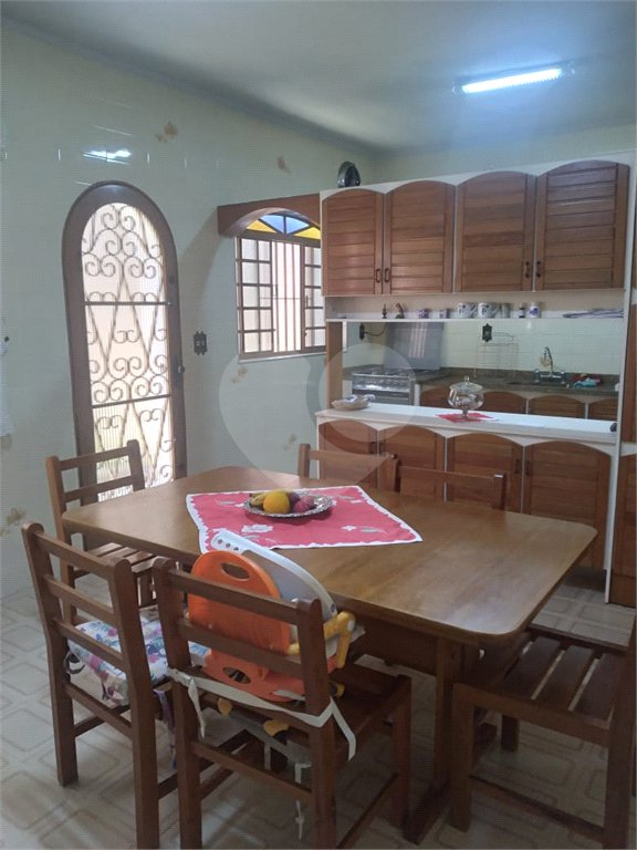 Sobrado à venda com 4 quartos, sendo 2 suítes, em Tremembé, São Paulo, SP