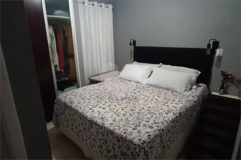 Casa à venda com 3 quartos, sendo 1 suíte, no condomínio Jardim das Palmas, São Paulo - SP