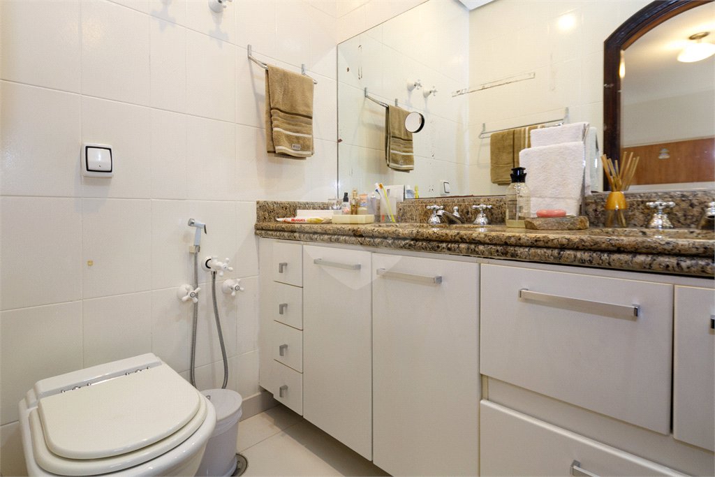 Casa Térrea à venda com 3 quartos, sendo 2 suítes,  em Brooklin Paulista, São Paulo, SP
