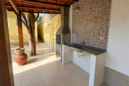 Casa Térrea à venda com 3 quartos, sendo 1 suíte, em Alto da Boa Vista, São Paulo, SP