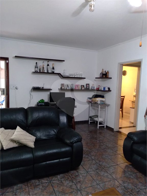 Casa Térrea à venda com 3 quartos, sendo 1 suíte, em Vila Galvão, Guarulhos, SP