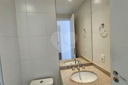 Apartamento à venda ou para alugar com 3 quartos, sendo 2 suítes, em Vila Anastácio, São Paulo, SP