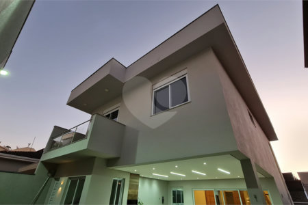 Casa à venda com 3 suítes no condomínio Grape Village, Vinhedo - SP