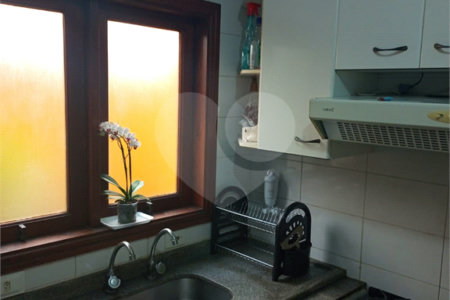 Sobrado à venda com 3 quartos em Jardim Colombo, São Paulo, SP