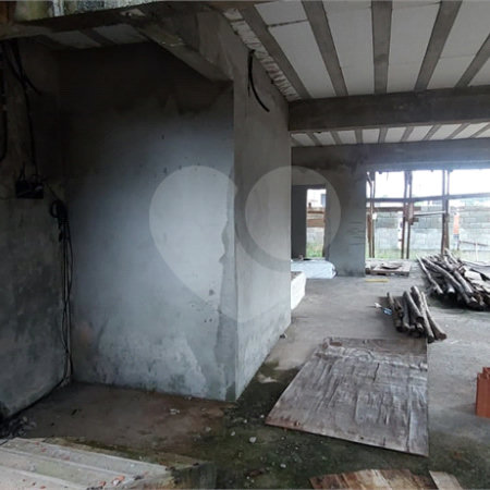 Terreno à venda com 3 quartos, sendo 1 suíte, no condomínio Lago dos Pássaros, Cotia - SP