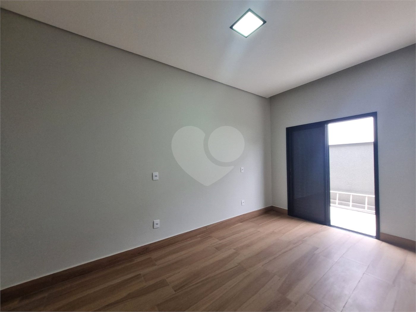 Casa à venda com 3 quartos, sendo 1 suíte,  no condomínio Reserva Ipanema I, Sorocaba - SP