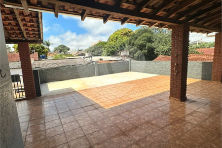 Sobrado à venda ou para alugar com 4 quartos, sendo 2 suítes, em Vila Lacíria, Ponta Porã, MS