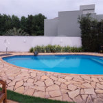 Casa para alugar com 4 quartos, sendo 3 suítes,  no condomínio Figueira Garden, Atibaia - SP