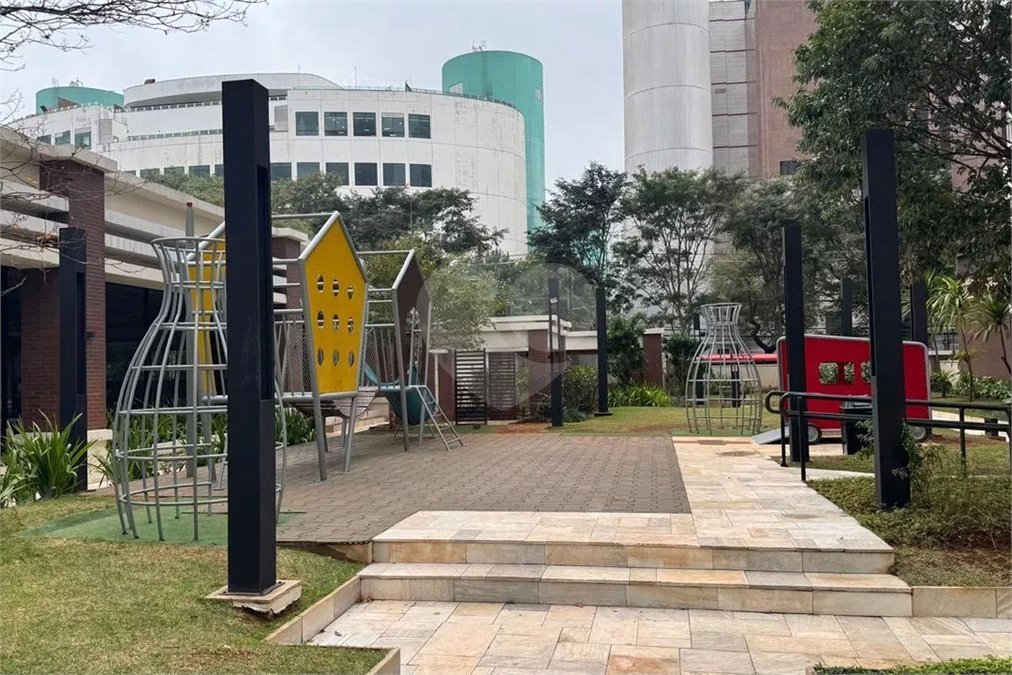 Apartamento à venda ou para alugar com 3 suítes em Água Branca, São Paulo, SP