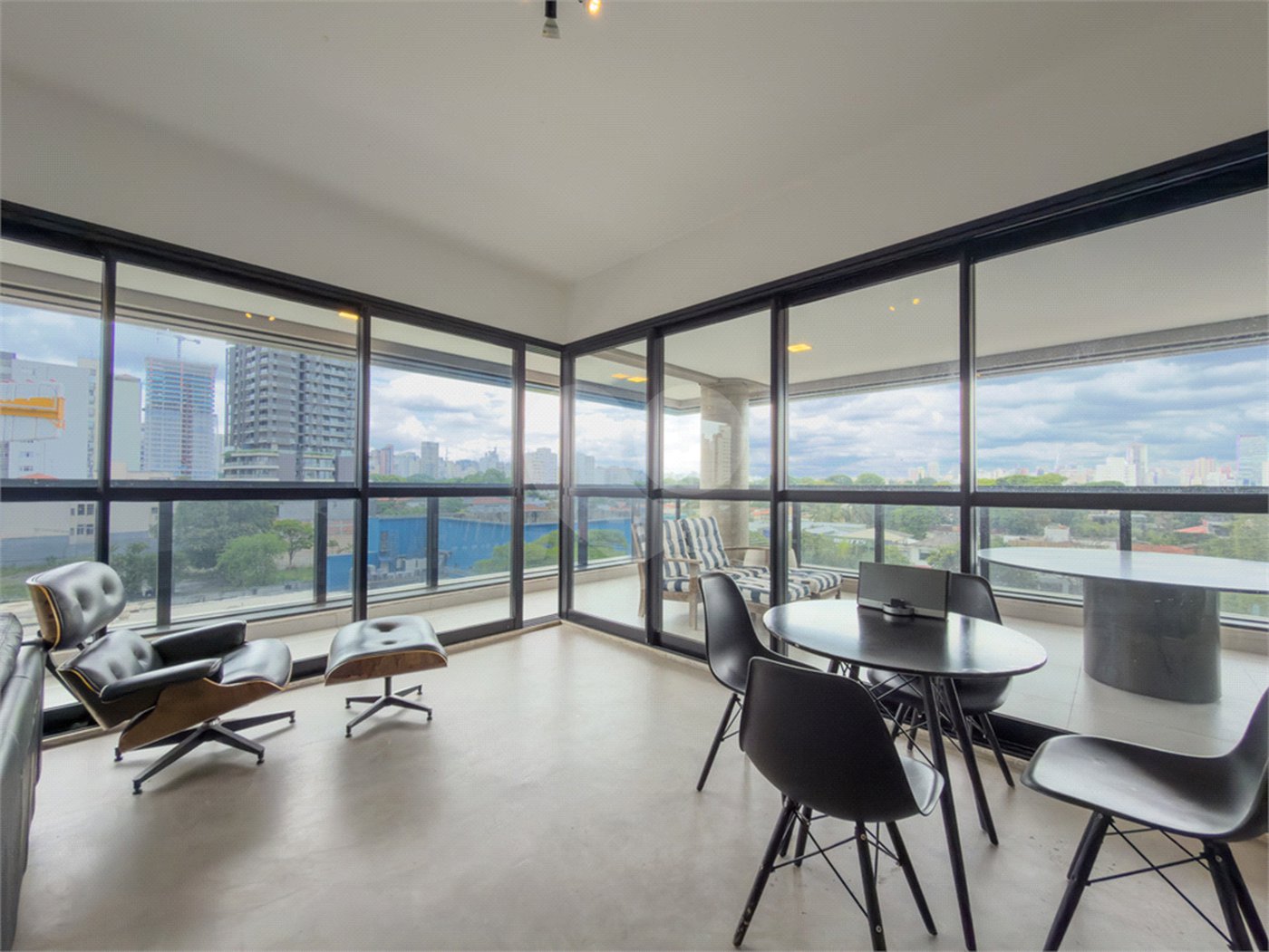 Apartamento à venda com 3 suítes em Pinheiros, São Paulo, SP