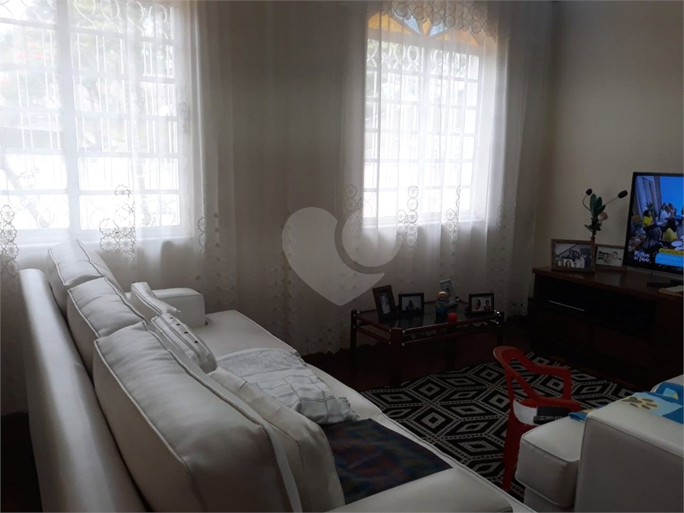 Sobrado à venda com 3 quartos, sendo 1 suíte,  em Esplanada Mendes Moraes, São Roque, SP