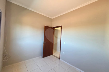 Casa à venda com 3 quartos, sendo 1 suíte, em Vila José Salem, Itapetininga, SP