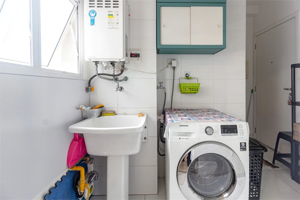 Apartamento à venda com 3 suítes em Parque Reboucas, São Paulo, SP