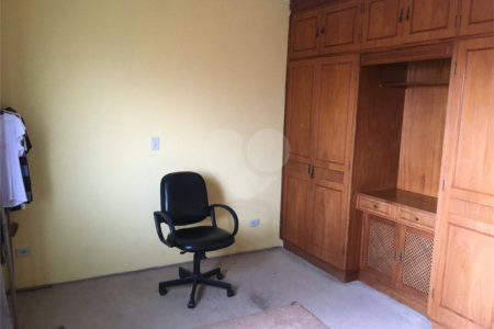 Casa à venda com 4 quartos, sendo 1 suíte, no Centro, Piracaia, SP