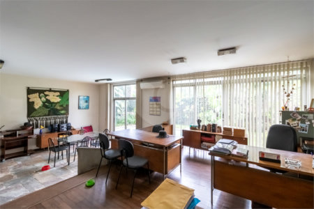 Casa à venda com 4 quartos, sendo 1 suíte, em Jardim Marajoara, São Paulo, SP