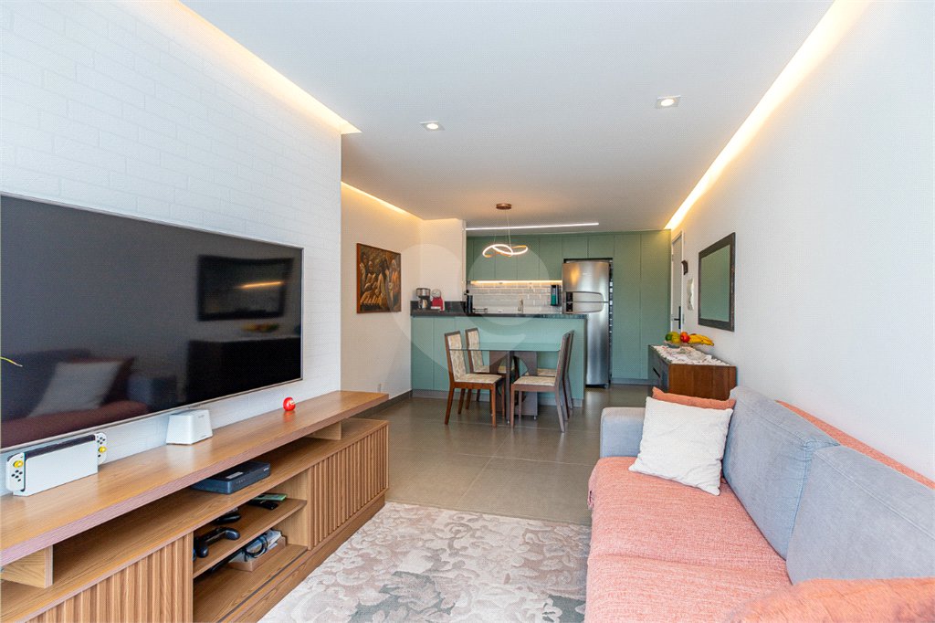 Apartamento à venda com 3 quartos, sendo 2 suítes, em Santo Amaro, São Paulo, SP