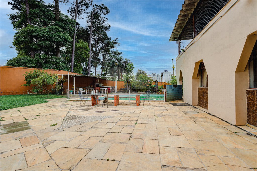 Sobrado à venda com 3 quartos, sendo 1 suíte, em Chácara Monte Alegre, São Paulo, SP