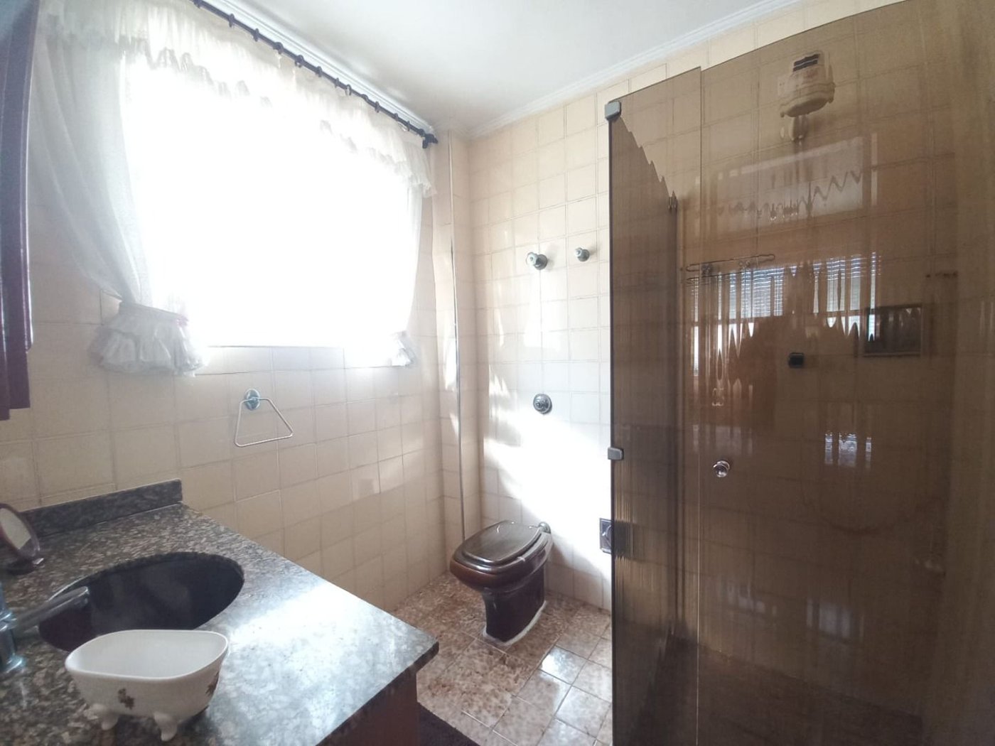 Belíssimo Apartamento de Frente, 3 Quartos, com Garagem Fechada, à Venda no Marapé – Santos/SP