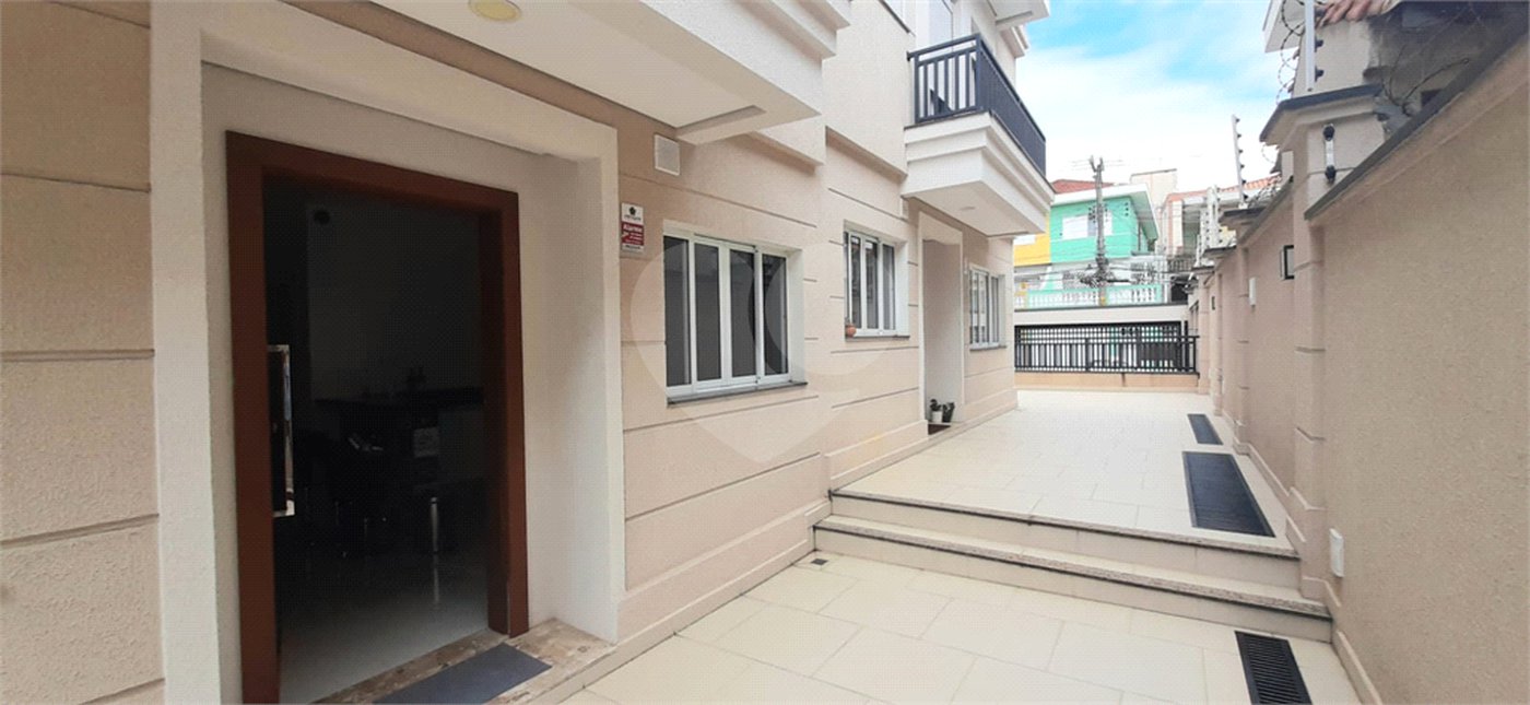 Casa à venda com 3 quartos, sendo 1 suíte, no condomínio Residencial Gran Veiga, São Paulo - SP