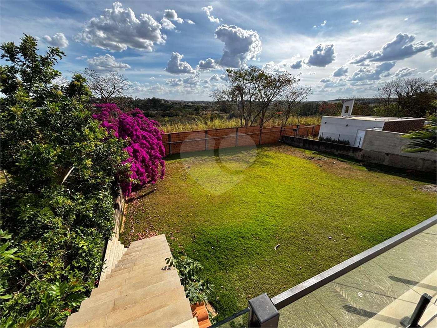 Casa à venda com 3 quartos, sendo 2 suítes, no condomínio Terras de Mont Serrat, Salto - SP