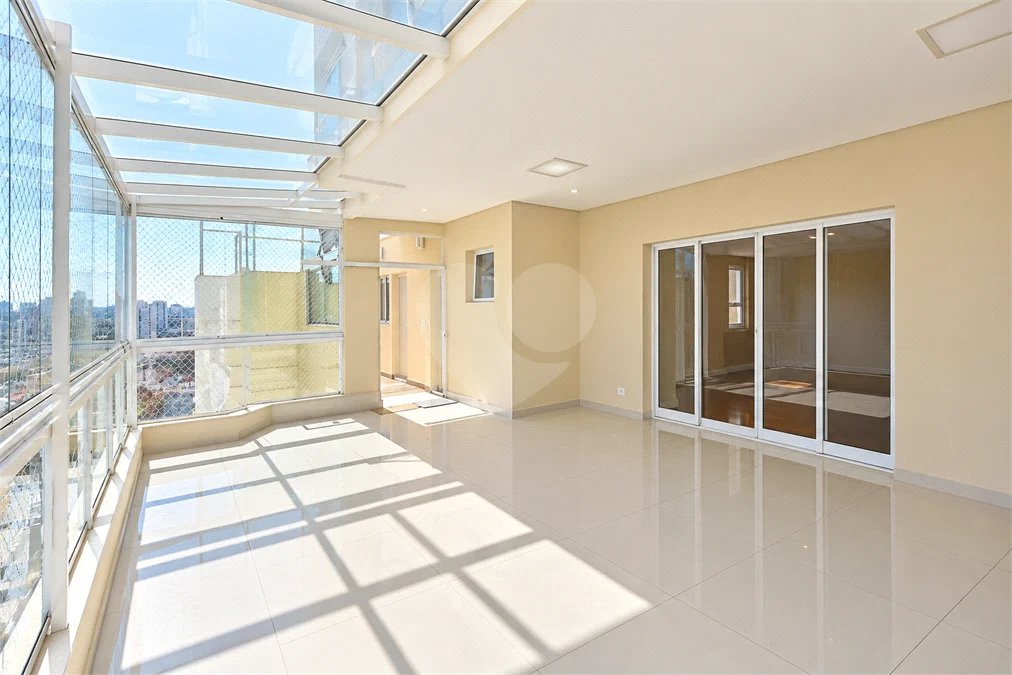 Cobertura de 260 m² em São Bernardo do Campo, com 4 dormitórios, 3 suítes, piscina privativa, espaço gourmet e vista livre. Viva esse privilégio! Agende sua visita e encante-se!