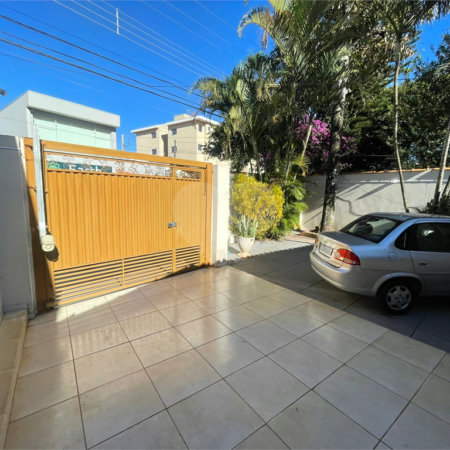 Casa térrea disponível para venda no Jardim Bandeirantes