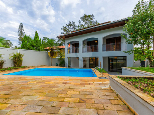 Casa à venda com 4 quartos, sendo 2 suítes,  em Jardim Marajoara, São Paulo, SP