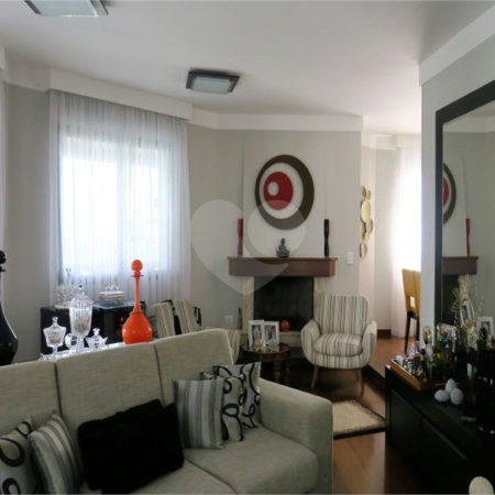 Apartamento à venda com 3 quartos, sendo 2 suítes, em Jardim Parque Morumbi, São Paulo, SP