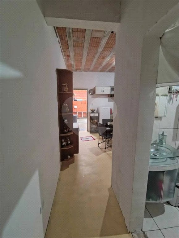 Casa à venda com 2 quartos no condomínio Antilhas, Cotia - SP