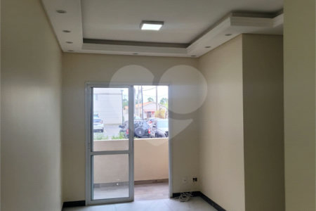 Apartamento à venda com 3 quartos, sendo 1 suíte, em Conjunto Residencial Irai, Suzano, SP