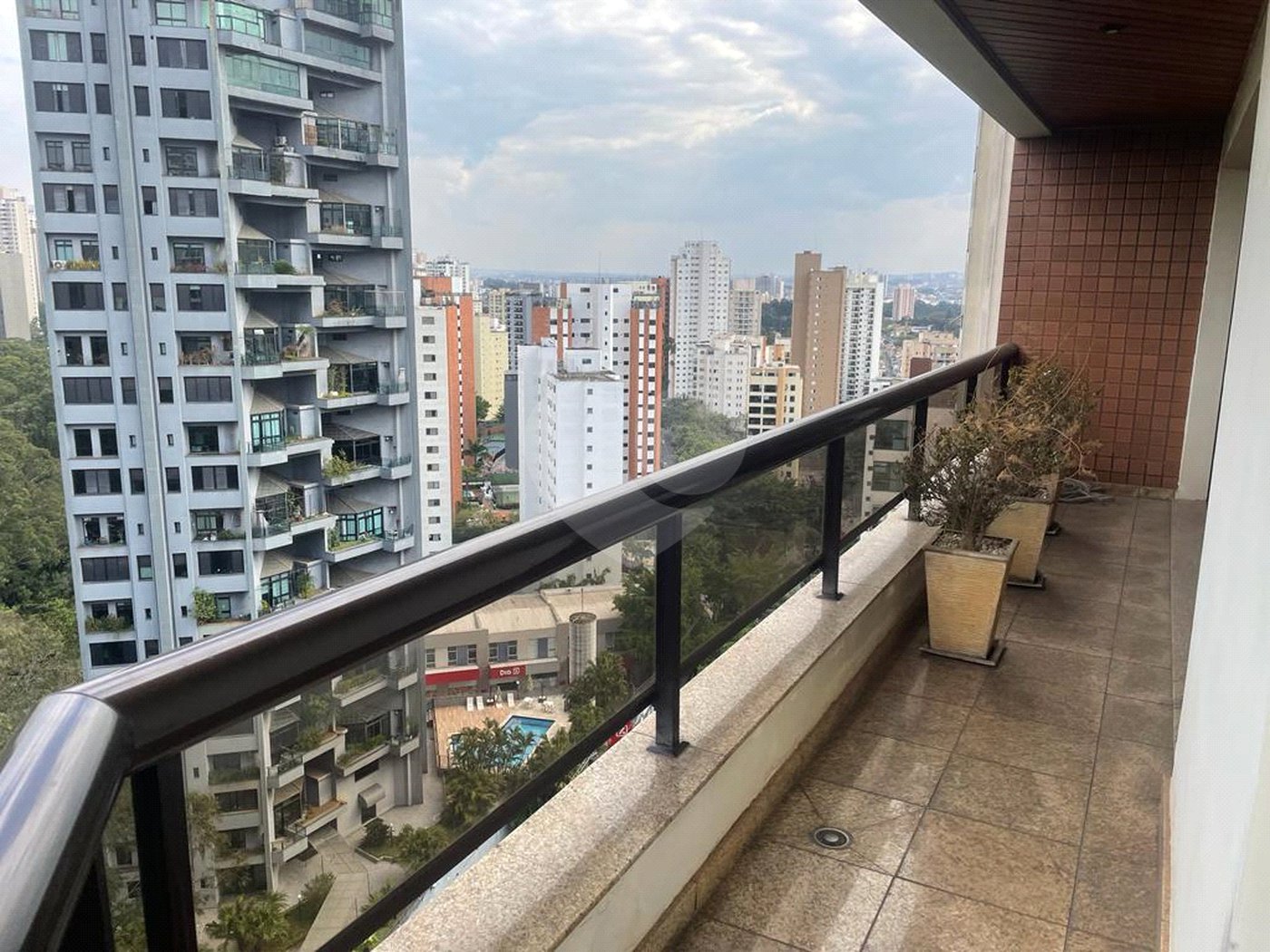 Apartamento à venda com 4 suítes em Vila Suzana, São Paulo, SP